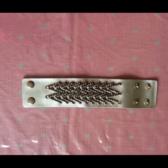 💥HP 💥 Wristlet jewelry- Shiny fashionable Valentine gift - Picture 6 of 6